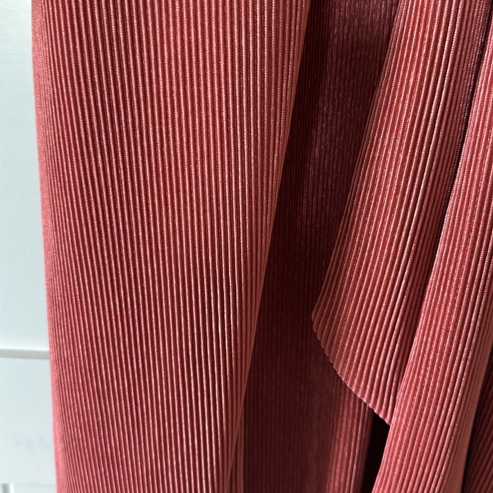 Intempo Kimono Duster in Salmon Color in accordian texture - Picture 9 of 15